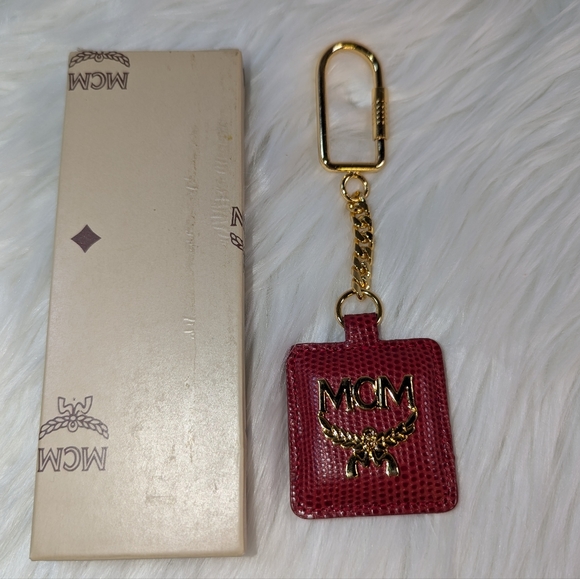 ♥️ MCM Red Pebbled Leather Keychain/Bag Charm ♥️ - Picture 3 of 6